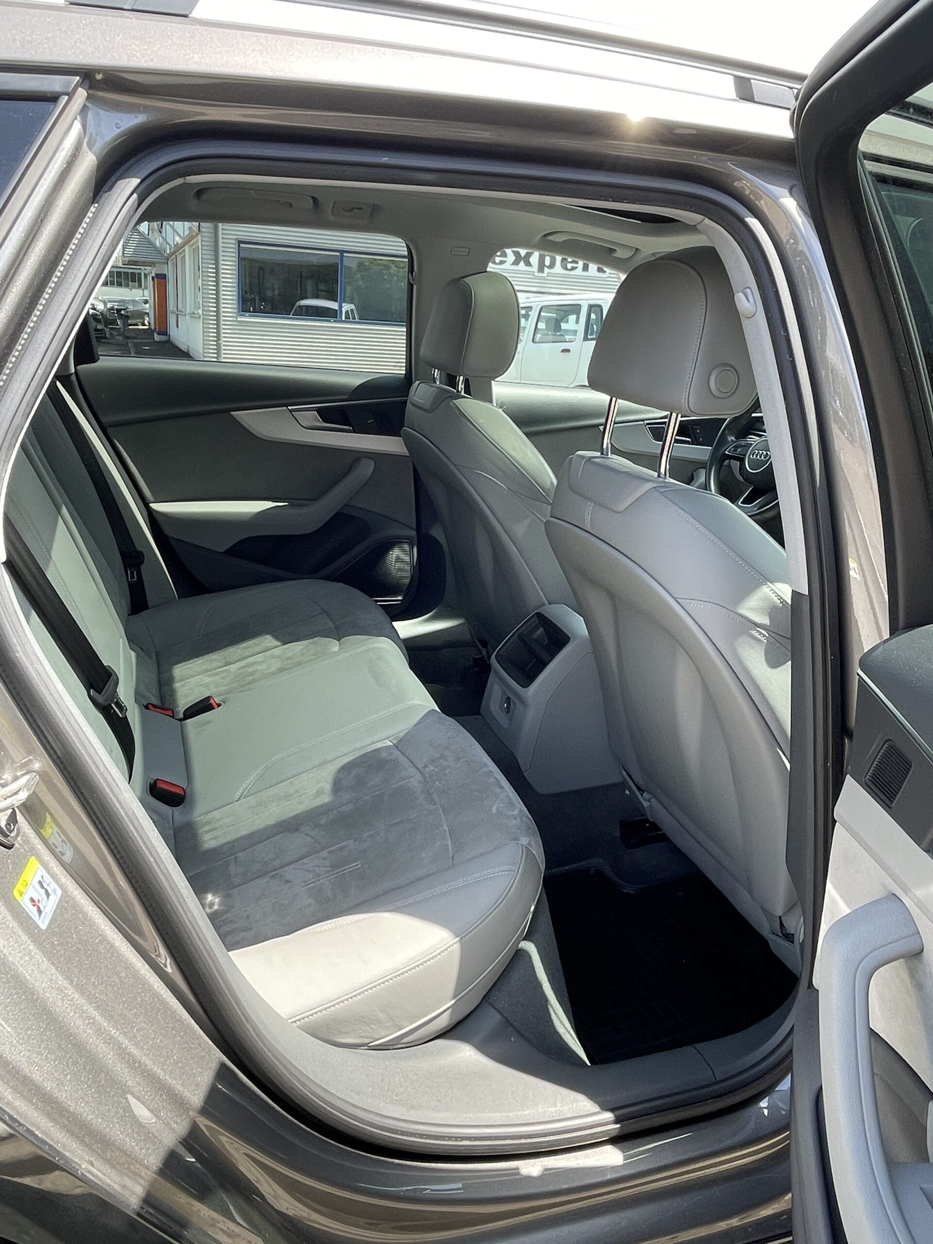 
								AUDI A4 Allroad full									